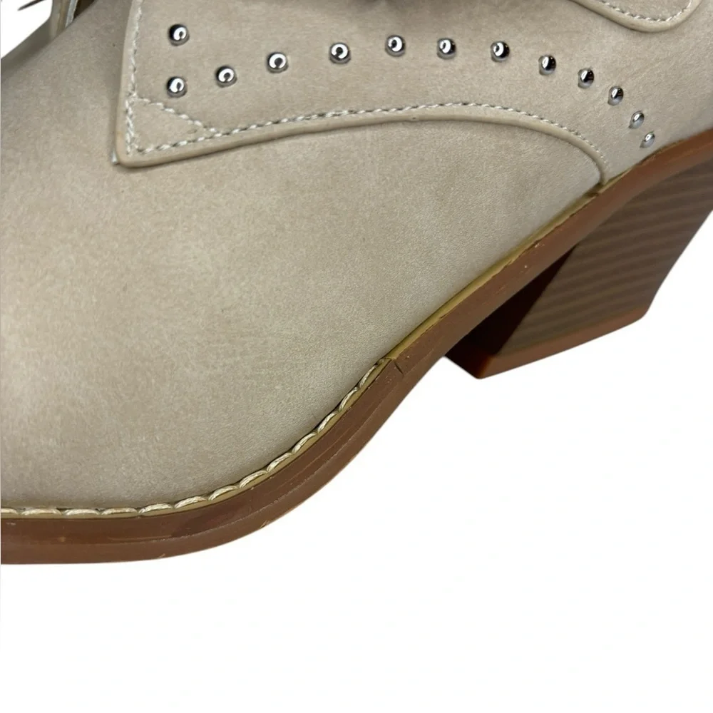 Seven7 Dallas Studded Western Ankle Booties Cream Size 9